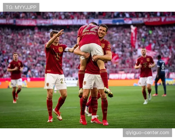 拜仁防线压上成瘾，身后空当频现，防守稳定性面临考验